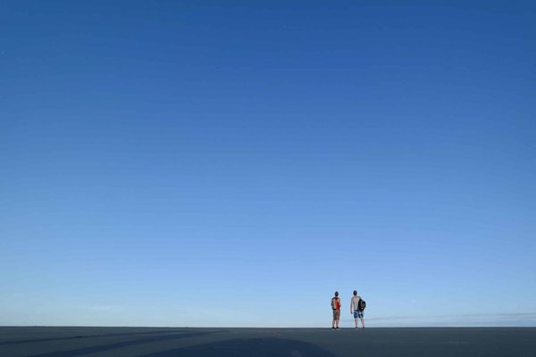 Come creare un'atmosfera minimalista nella propria camera da letto per favorire il relax?